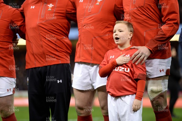 170318 - Wales v France - NatWest 6 Nations 2018 - Mascot during the anthems