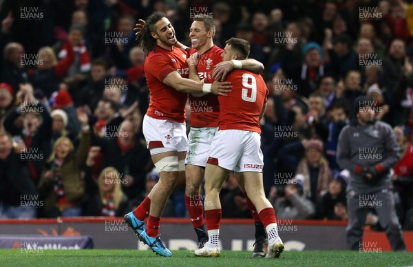 170318 - Wales v France - Natwest 6 Nations Championship - Liam Williams celebrates scoring a try with Josh Navidi and Gareth Davies of Wales