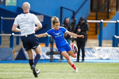 180426 - Wales v France - Guinness Women's Six Nations - Carla Arbez of France kicks the ball