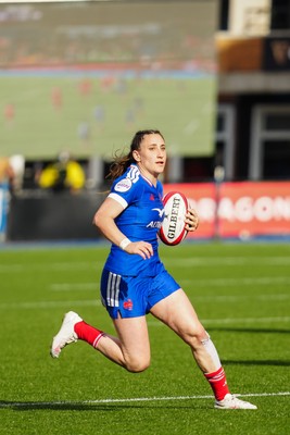 180426 - Wales v France - Guinness Women's Six Nations - Anais Grando of France runs with the ball to go on and score her teams fifth try