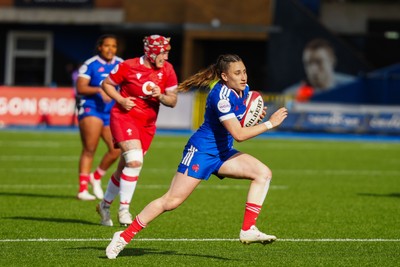 180426 - Wales v France - Guinness Women's Six Nations - Anais Grando of France runs with the ball to go on and score her teams fifth try