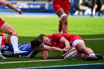 180426 - Wales v France - Guinness Women's Six Nations - Anais Grando of France scores her team’s fifth try 