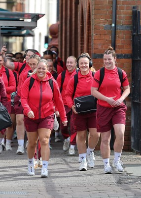 180426 - Wales v France, Guinness Women’s 6 Nations - Kelsey Jones and Kate Williams lead the team to the stadium