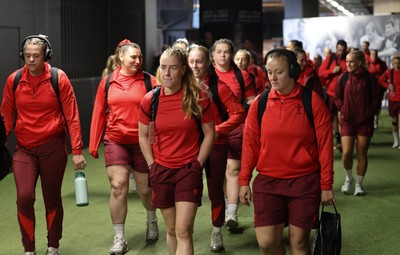 180426 - Wales v France, Guinness Women’s 6 Nations - The team make their way to the stadium