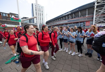 180426 - Wales v France, Guinness Women’s 6 Nations - The team make their way to the stadium