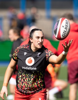 180426 - Wales v France, Guinness Women’s 6 Nations - Courtney Keight of Wales during warm up ahead of the match