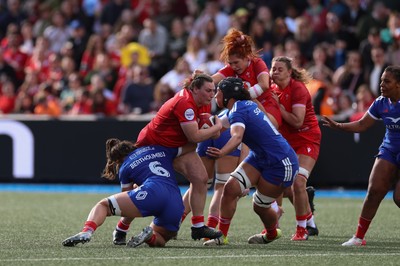180426 - Wales v France, Guinness Women’s 6 Nations - Gwenllian Pyrs of Wales takes on Axelle Berthoumieu of France