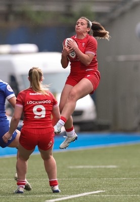 180426 - Wales v France, Guinness Women’s 6 Nations -Kayleigh Powell of Wales takes the high ball