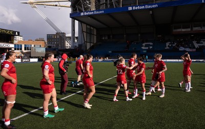 180426 - Wales v France, Guinness Women’s 6 Nations - Wales players at the end of the match