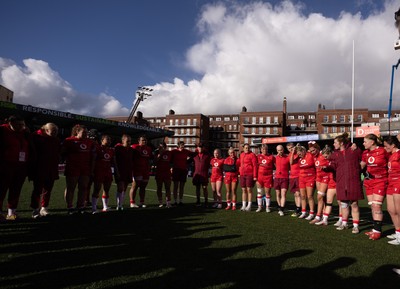 180426 - Wales v France, Guinness Women’s 6 Nations - Captain Kate Williams of Wales speaks to the  players at the end of the match