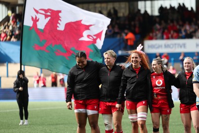 180426 - Wales v France, Guinness Women’s 6 Nations - Sisilia Tuipulotu, Donna Rose, Georgia Evans, Keira Bevan and Seren Lockwood of Wales line up for the anthem