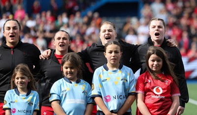 180426 - Wales v France, Guinness Women’s 6 Nations - Courtney Keight, Kayleigh Powell, Bethan Lewis and Kate Williams of Wales line up for the anthem 