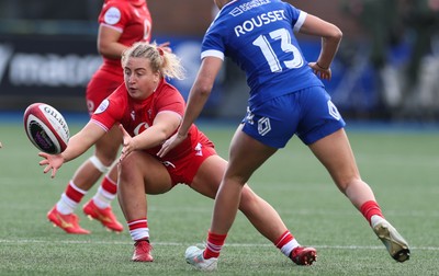 180426 - Wales v France, Guinness Women’s 6 Nations - Molly Reardon of Wales