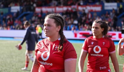 180426 - Wales v France, Guinness Women’s 6 Nations - Maisie Davies of Wales and Bryonie King of Wales