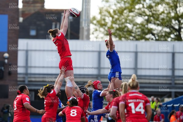 180426 - Wales v France - Guinness Women's Six Nations - Kate Williams of Wales wins a line out