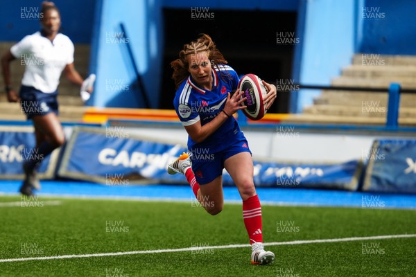 180426 - Wales v France - Guinness Women's Six Nations - Pauline Bourdon Sansus of France scores her team’s fourth try