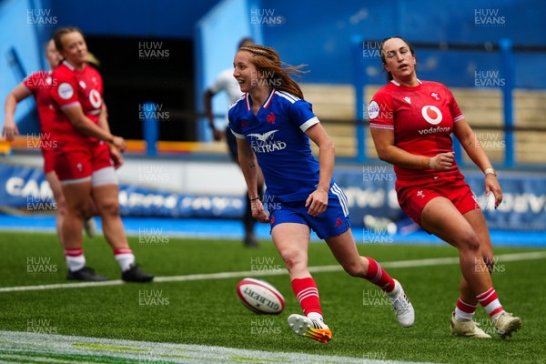 180426 - Wales v France - Guinness Women's Six Nations - Pauline Bourdon Sansus of France celebrates scoring her team’s fourth try