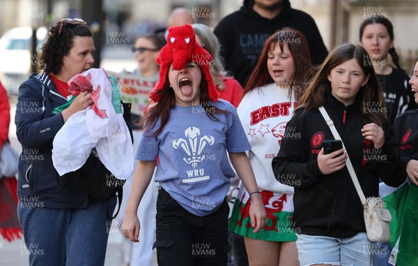 180426 - Wales v France, Guinness Women’s 6 Nations - Fans wait for the team to make their way to the stadium