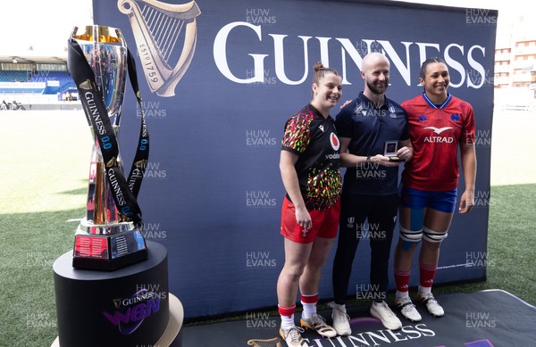 180426 - Wales v France, Guinness Women’s 6 Nations - Kate Williams of Wales and Manae Feleu of France at the coin toss
