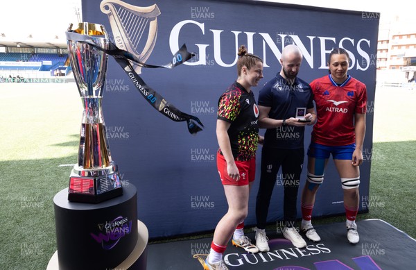 180426 - Wales v France, Guinness Women’s 6 Nations - Kate Williams of Wales and Manae Feleu of France at the coin toss