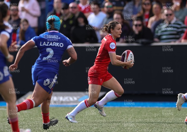 180426 - Wales v France, Guinness Women’s 6 Nations - Jasmine Joyce of Wales charges forward