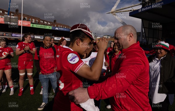 180426 - Wales v France, Guinness Women’s 6 Nations - Sean Lynn, Wales Women head coach presents Jenna De Vera of Wales with her first match cap