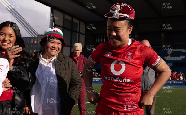 180426 - Wales v France, Guinness Women’s 6 Nations - Sean Lynn, Wales Women head coach presents Jenna De Vera of Wales with her first match cap