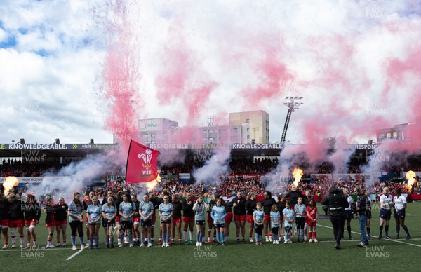 180426 - Wales v France, Guinness Women’s 6 Nations - The Wales team line up for the anthem 