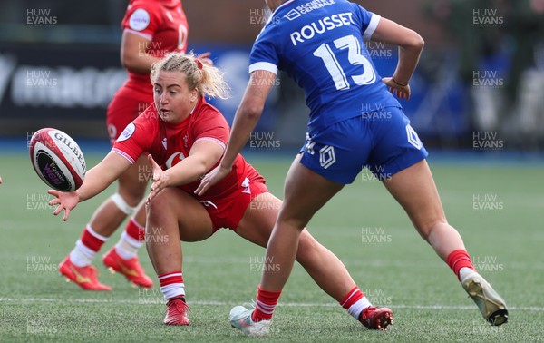180426 - Wales v France, Guinness Women’s 6 Nations - Molly Reardon of Wales