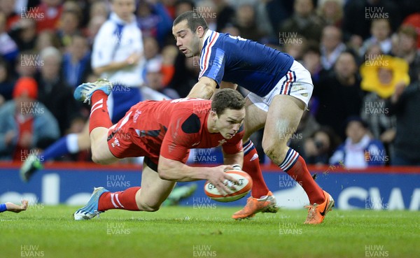 210214 - Wales v France - RBS 6 Nations 2014 -George North of Wales scores try