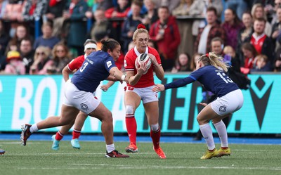 210424 - Wales v France, Guinness Women’s 6 Nations - Hannah Jones of Wales looks to break away