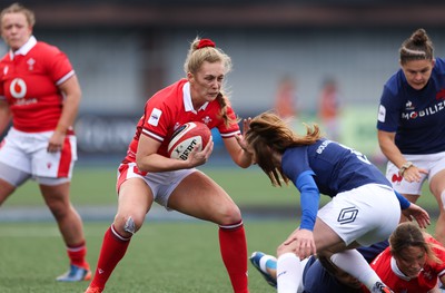 210424 - Wales v France, Guinness Women’s 6 Nations - Hannah Jones of Wales looks to break away