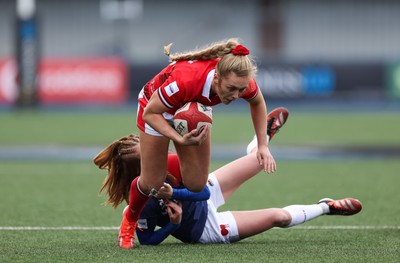 210424 - Wales v France, Guinness Women’s 6 Nations - Hannah Jones of Wales looks to break away