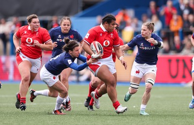 210424 - Wales v France, Guinness Women’s 6 Nations - Sisilia Tuipulotu of Wales breaks away