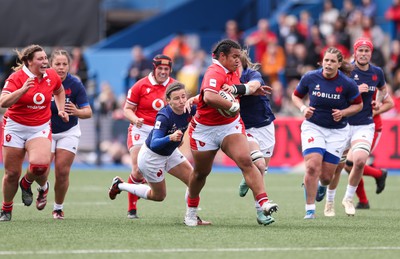 210424 - Wales v France, Guinness Women’s 6 Nations - Sisilia Tuipulotu of Wales breaks away