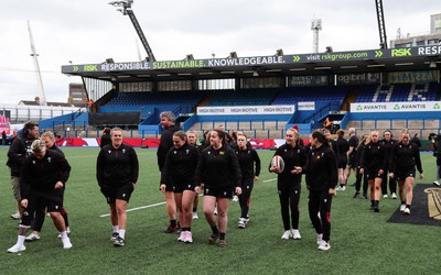 210424 - Wales v France, Guinness Women’s 6 Nations - The Wales team take a look at the stadium  during warm up