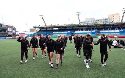 210424 - Wales v France, Guinness Women’s 6 Nations - The Wales team take a look at the stadium  during warm up