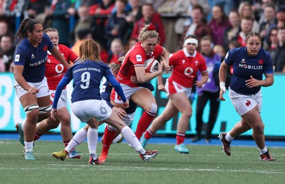 210424 - Wales v France, Guinness Women’s 6 Nations - Hannah Jones of Wales breaks away