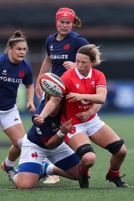 210424 - Wales v France, Guinness Women’s 6 Nations - Alisha Butchers of Wales offloads