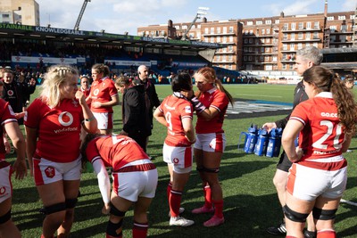 210424 - Wales v France, Guinness Women’s 6 Nations - Wales players at the end of the match