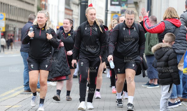 210424 - Wales v France, Guinness Women’s 6 Nations - Captain Hannah Jones leads the Wales team as they walk from the hotel to the ground ahead of the match