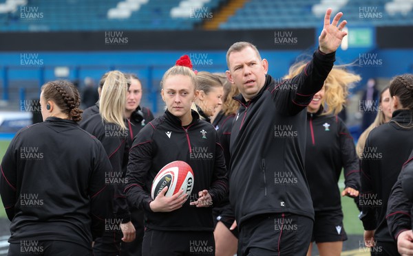 210424 - Wales v France, Guinness Women’s 6 Nations - Wales Captain Hannah Jones and Ioan Cunningham, Wales Women head coach, take a look at the ground ahead of the match