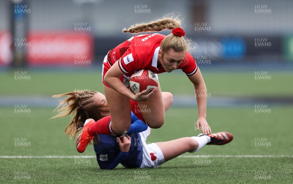 210424 - Wales v France, Guinness Women’s 6 Nations - Hannah Jones of Wales looks to break away