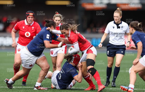 210424 - Wales v France, Guinness Women’s 6 Nations - Alex Callender of Wales charges forward