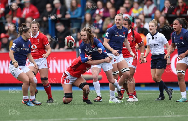 210424 - Wales v France, Guinness Women’s 6 Nations - Pauline Bourdon Sansus of France feeds the ball out