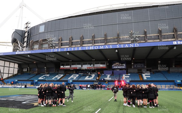 210424 - Wales v France, Guinness Women’s 6 Nations - The Wales team take a look at the stadium  during warm up