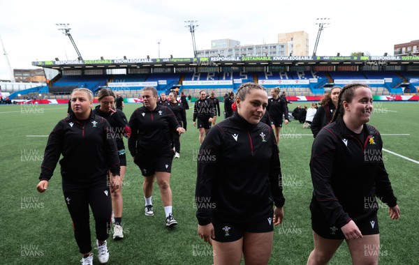 210424 - Wales v France, Guinness Women’s 6 Nations - The Wales team take a look at the stadium  during warm up