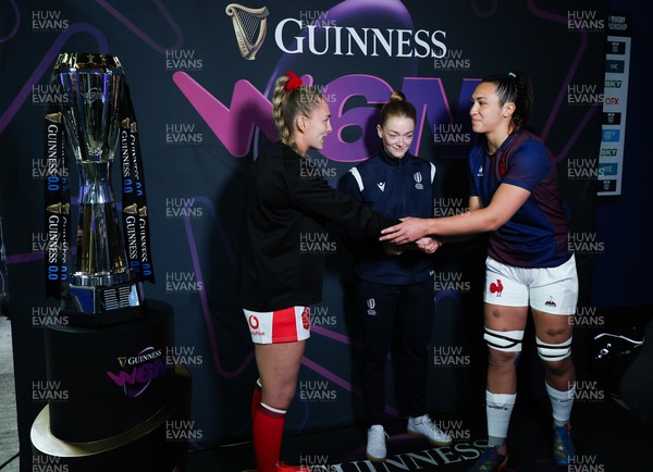 210424 - Wales v France, Guinness Women’s 6 Nations - Hannah Jones of Wales and Manae Feleu of France at the coin toss ahead of the match