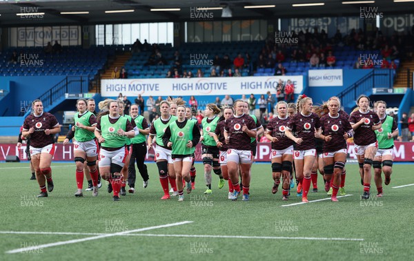 210424 - Wales v France, Guinness Women’s 6 Nations - The Wales team head back to the changing room after warm up