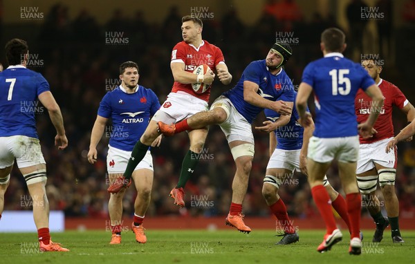 220220 - Wales v France - Guinness 6 Nations - Dan Biggar of Wales gathers the ball in the air